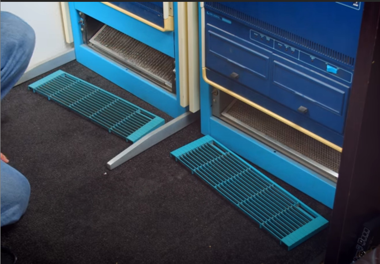 servers/tech-tangent rack air inlet1.jpg